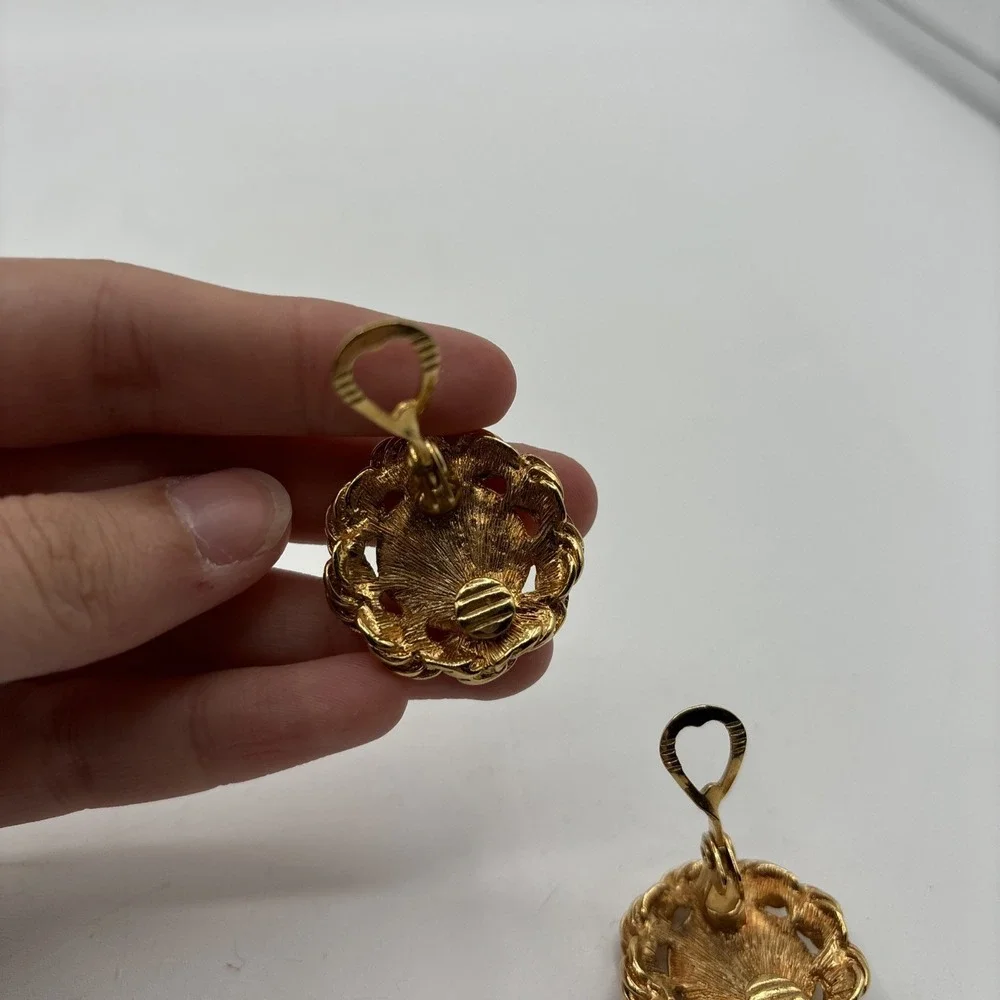 Signed Monet Gold Tone‎ Twisted Rope Comfort Clip On Dome Earrings